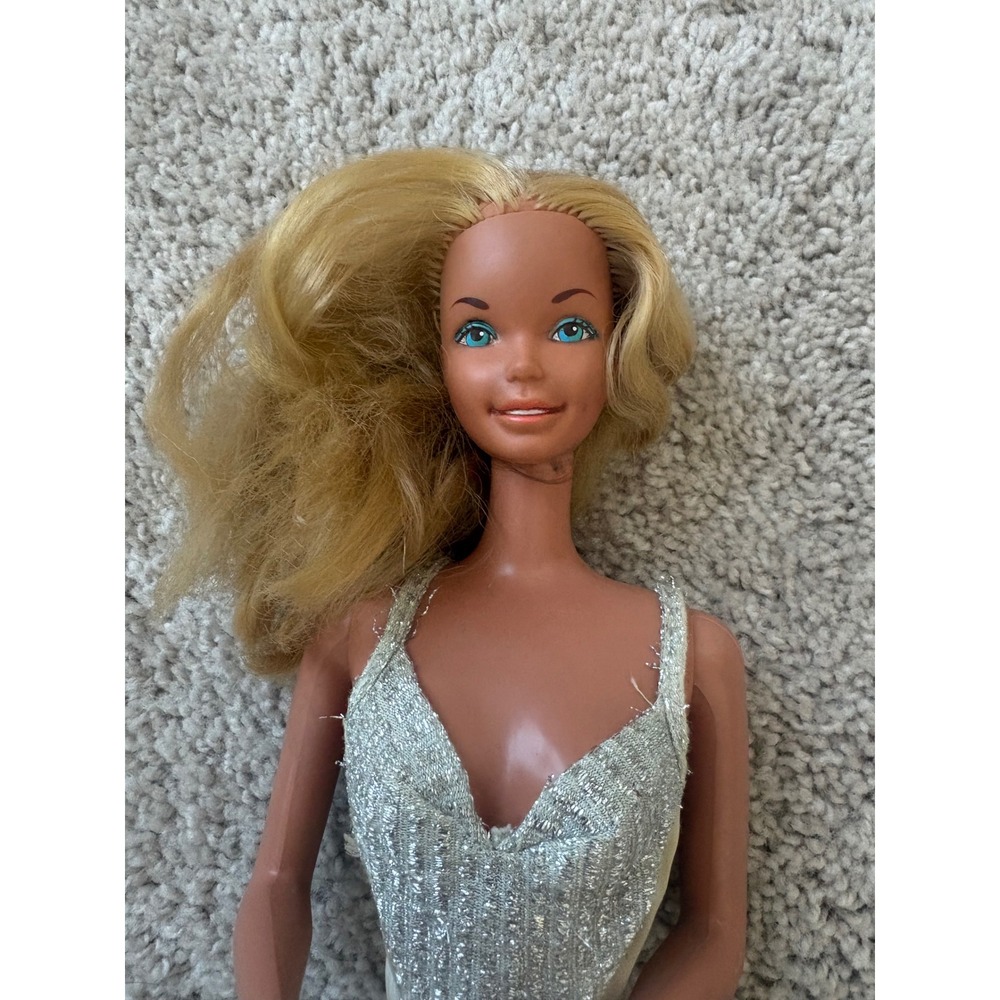 Vintage Barbie Glamorous Silver Jumpsuit Blonde 1976 Mattel 18"‎ Original Outfit - Picture 2 of 15